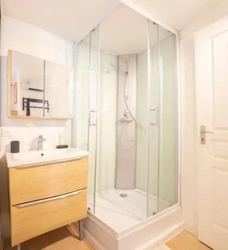 Apartman 3. Proche Centre Et Gare